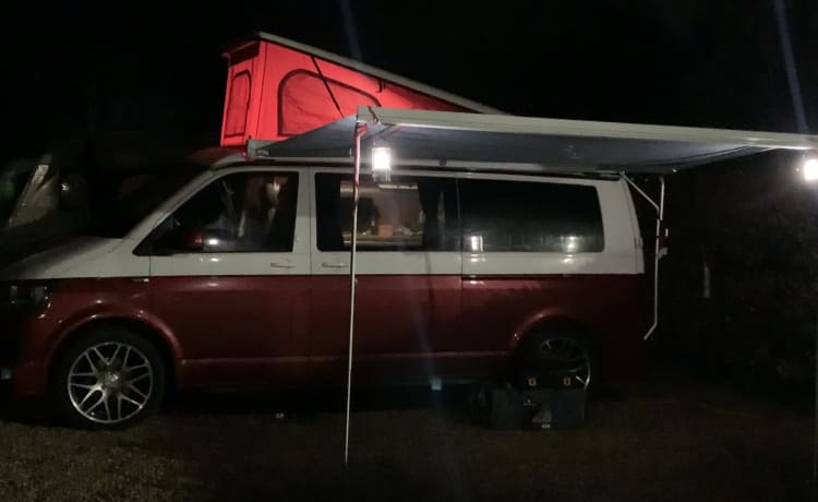 JARVIS – 4 berth Volkswagen bus from 2017