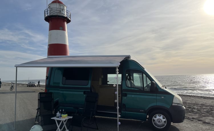 Green cruiser – 2p Renault Master camperbus