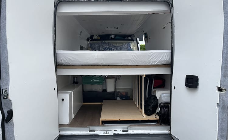 Camping-car Fiat ducato pour 2/3 personnes et possibilité de lit bébé supplémentaire