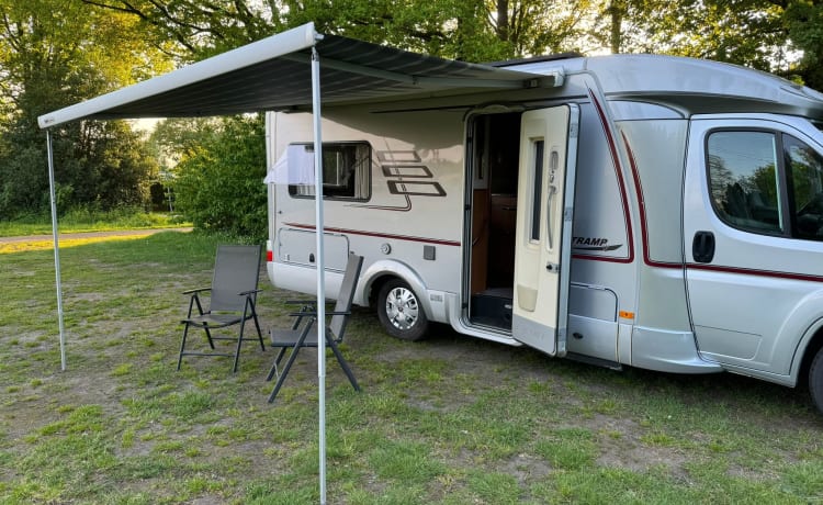 Ruime Luxe 2P Hymer Half-integraal KM VRIJ!