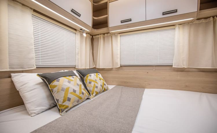 HAPPY – 5 posti letto Autotrail alcova dal 2023