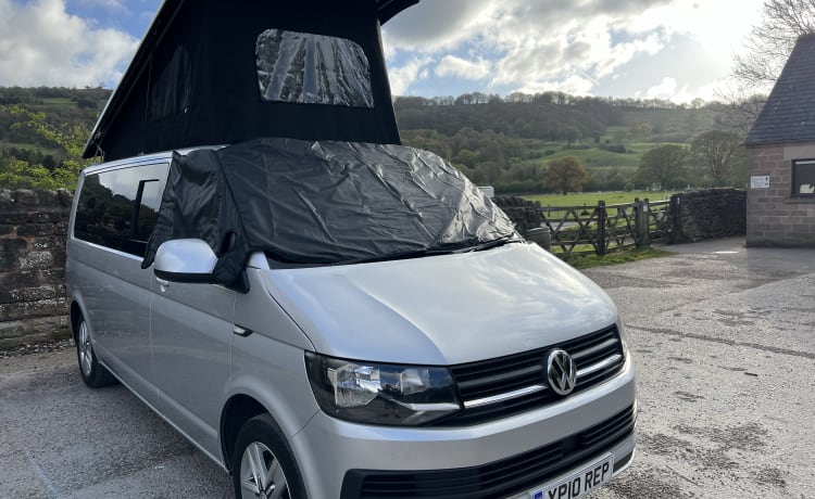 The XPLORER – 4 berth Volkswagen campervan from 2018