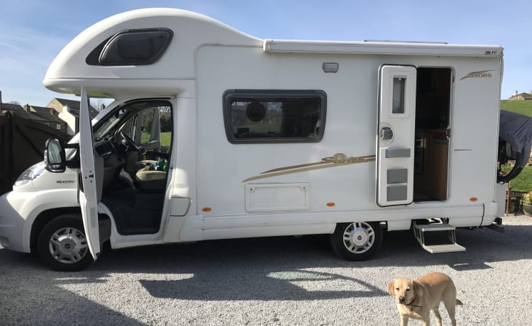 Swifty – Accogliente camper a 4 posti letto per tutte le avventure della tua famiglia.....