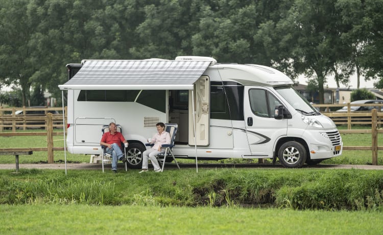 Notre maison blanche, un camping-car magnifique et extrêmement complet