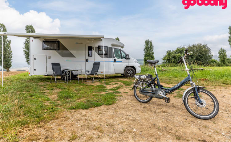 Mergelland – Nieuw (2024!)  Luxe Sun Living camper  4 pers. + electr vouwfiets