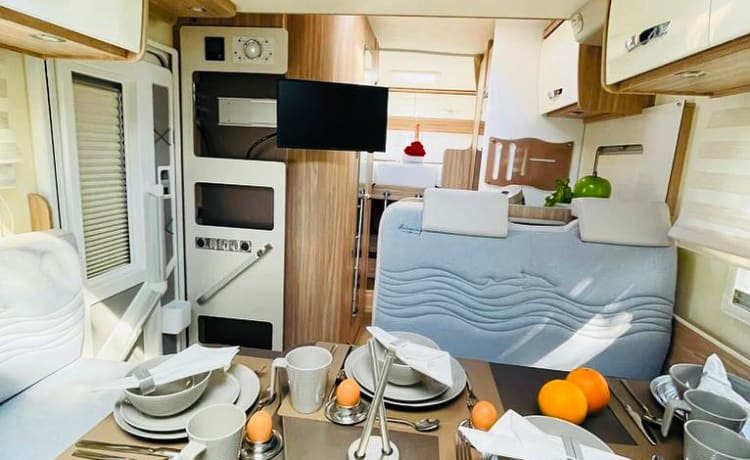 1. DelBi – Luxury mobile home Bürstner Delfin IT726