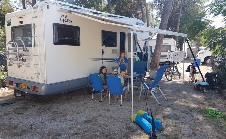 6 person McLouis 690 motorhome with alcove