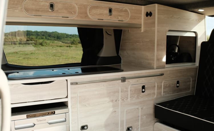 Mae – Camper met 2 slaapplaatsen