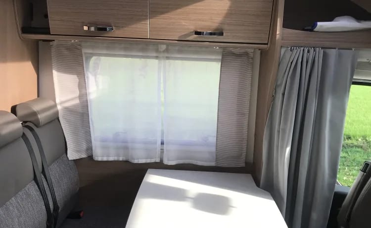 Splinternieuwe camper Carado model 2022 (Hymer fabriek) Type T337 te huur 