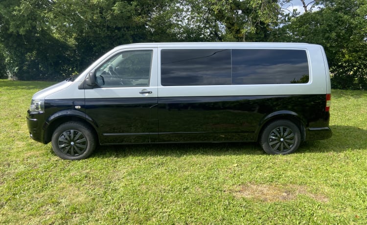 Bigout  – Transporter T5 2.0 TDI Allestimento professionale 2 persone