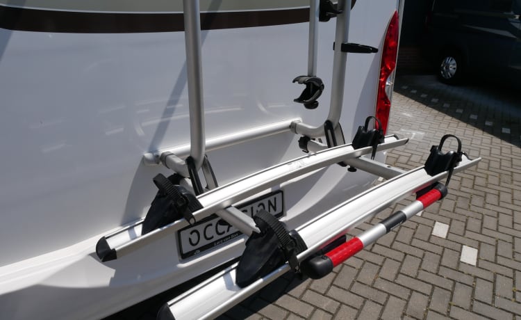 Burstner Ixeo, 2 berth- 4 seats.