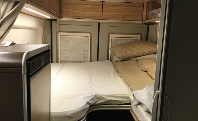 The Van – 4-persoons Hymer camper uit 2018