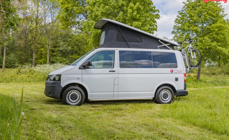 2015 – 4 pers. Volkswagen Transporter t5 bus camper 2015