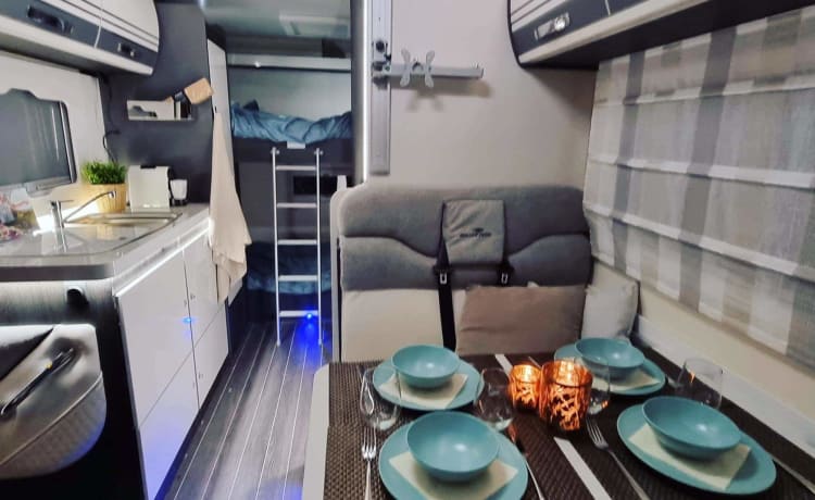 Modern fully equipped motorhome with alcove :-)