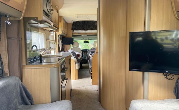 Anni – 6 berth Fiat alcove from 2010