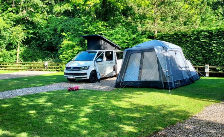 Nessa – 4 berth VW camper (incl. Insurance)