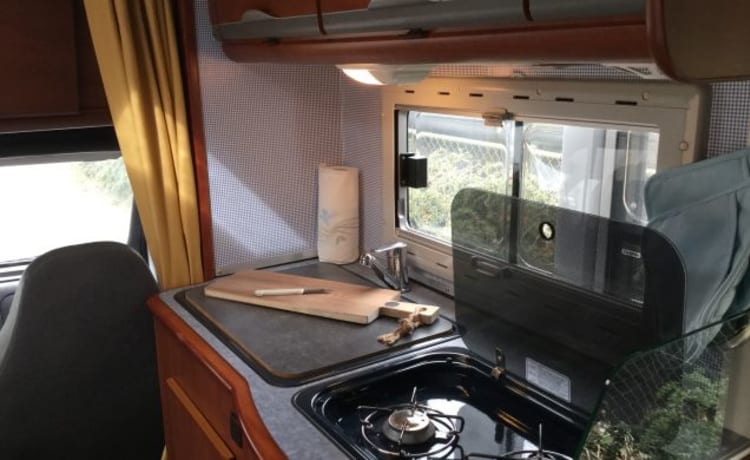 “Star” – Compacte semi-integraal camper 