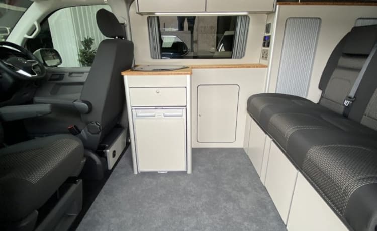 4 berth Volkswagen T6.1 Camper 2022 (insurance included)