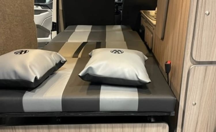 SCOTTISH EXPLORER T6 – VW POP TOP CAMPER 4 POSTI LETTO