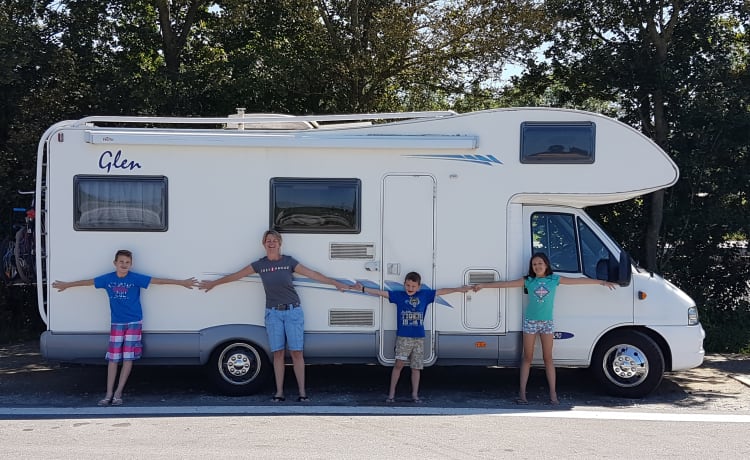 6 person McLouis 690 motorhome with alcove