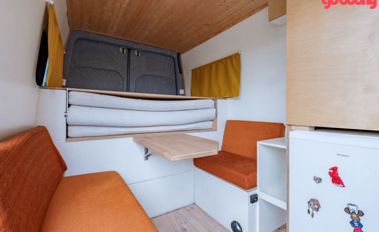 Keesie – Camper per autobus fuori rete Volkswagen Crafter con terrazza sul tetto