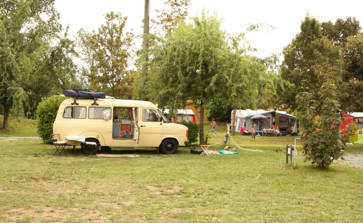 Unieke classic Ford Transit Caravanette