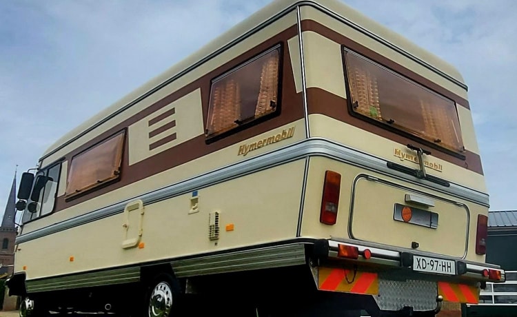 Oldtimer Hymer von 1986 für 4 Personen