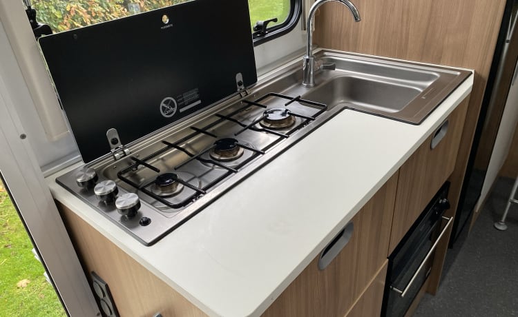 Coddiwomple – Adria Sunliving A75DP mit 6 Schlafplätzen