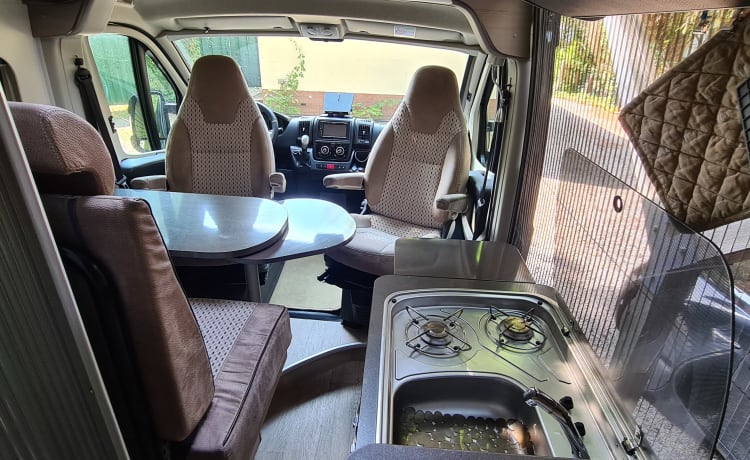 Black Rhino – Compact (5m41) Hobby K55, Automatic 150pk Fiat Ducato, with all the luxury