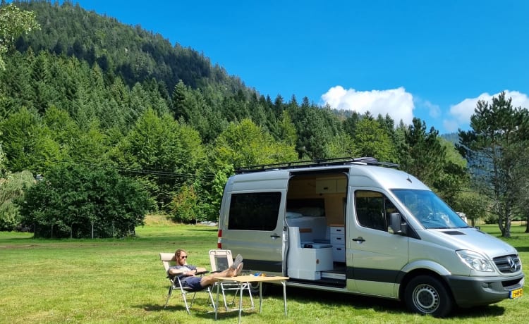 Hank the Van – Mercedes Sprinter de luxe hors réseau