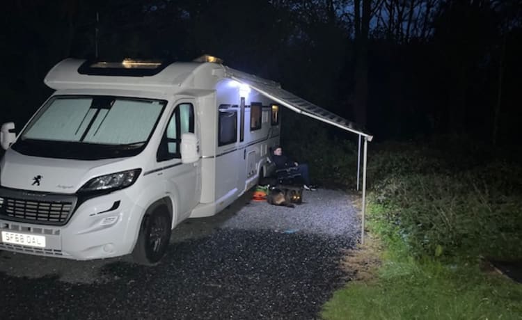 6 BERTH luxury, with all the extras.