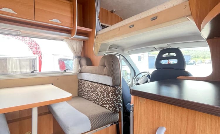 ITA CAMPER – ITA CAMPER - Nieuwe zoldercamper - 6 zitplaatsen