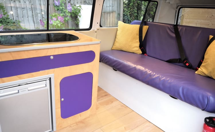 BarnaBus – T2 CamperVan Hire