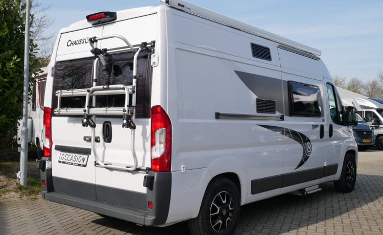 Chausson 5, bus camper 6 metri con letto a castello