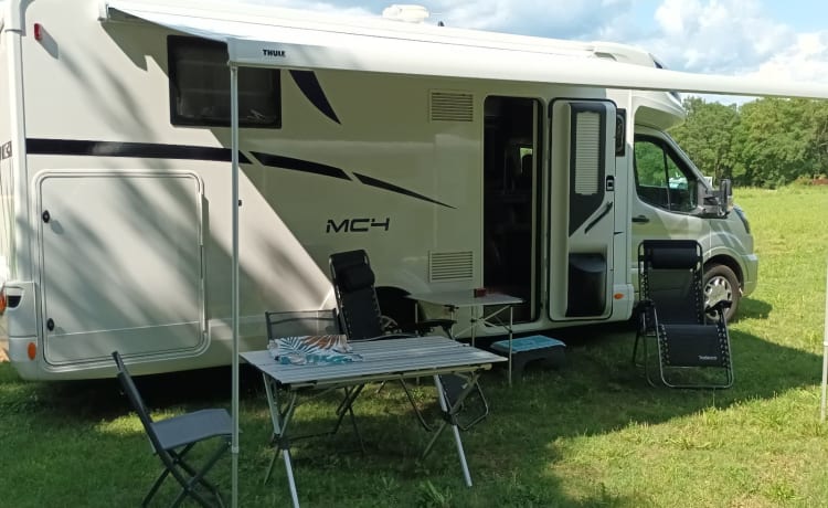 Recente camper juli 2022 met 22.000 km