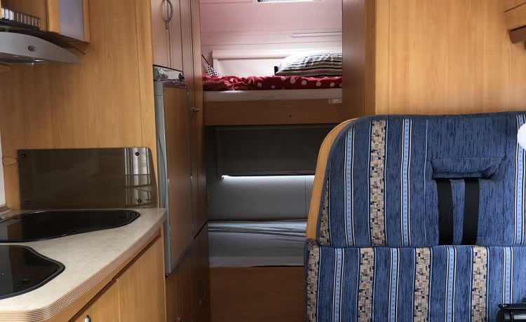 Liberty – Nice well-equipped family camper for 4 people