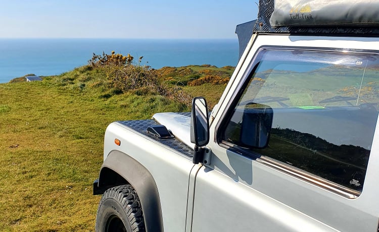 Silver Belle – Camper Land Rover per coppie e famiglie. 4x4 per l'avventura in campeggio selvaggio