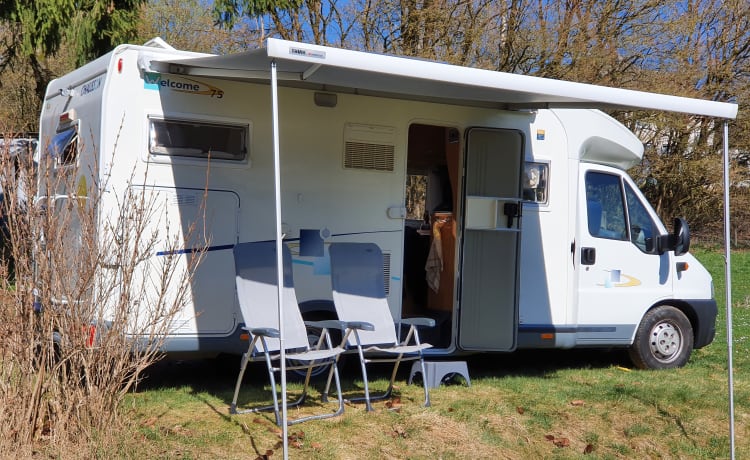 Sperimenta libertà e comfort con questo camper riccamente attrezzato