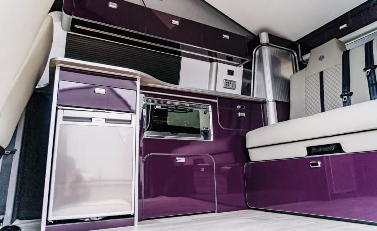 Violet – Volkswagen Campervan 2020 mit 4 Schlafplätzen - Brandneuer Umbau