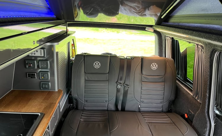 4 persoons Volkswagen 2021 Transporter