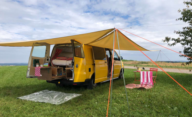 Gele busje – Extended Yellow Volkswagen T5 camper 