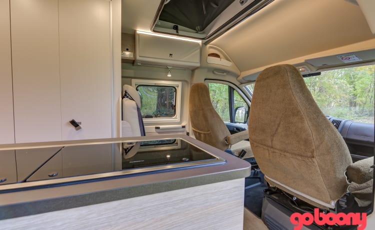 Bussie – Nieuwe compacte buscamper 5m40