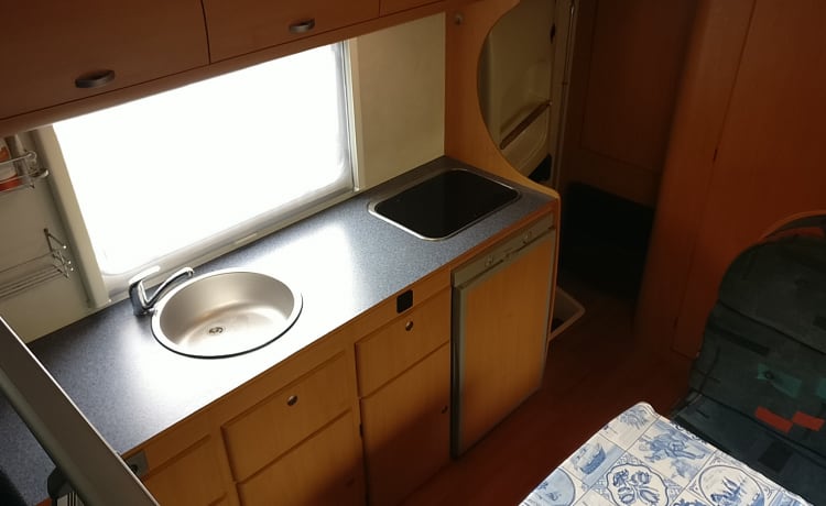 Mooie compacte camper met ruime keuken