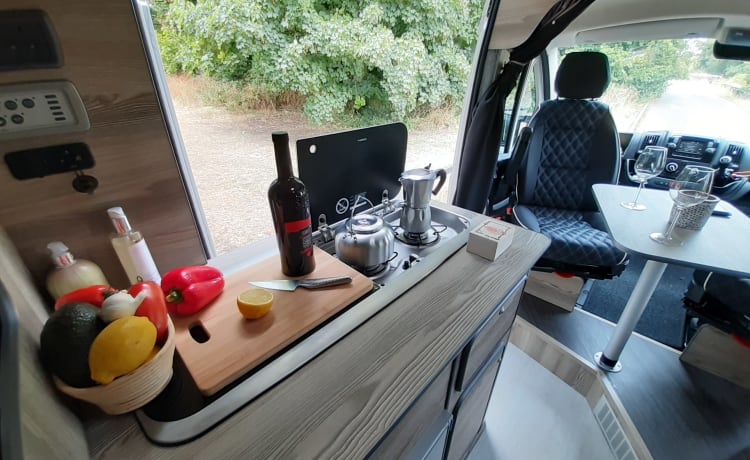 Wanda – Insurance inclusive 2021 2 berth Citroën Relay L2H2 fully off grid