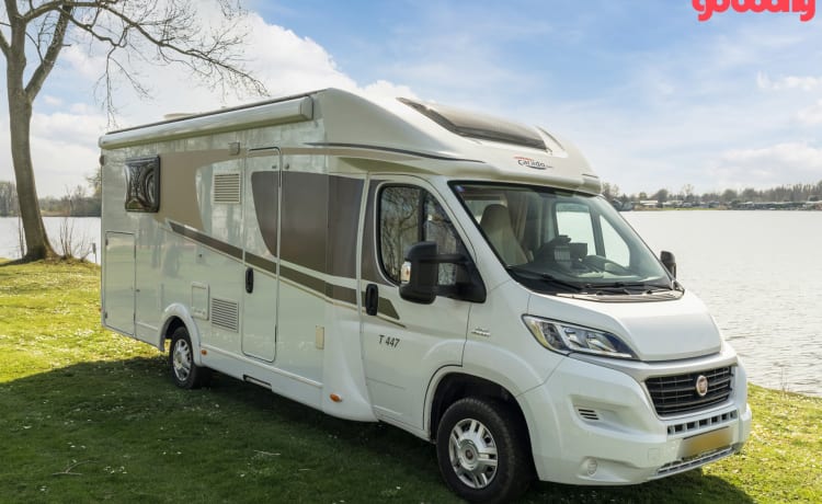 Camper Diem Familia – 4p Carado semi-integrated uit 2016