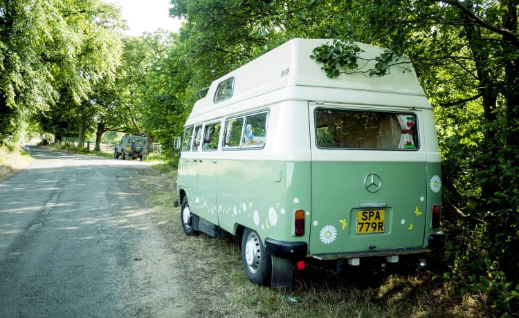 Finn Classic 1977 Mercedes camper