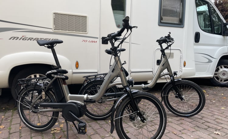  Fiat Fleurette 4-pers 130 PK evt. met 2 Elektrische Vouwfietsen