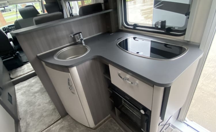 Irene – Beautiful 4 berth perfect family motorhome