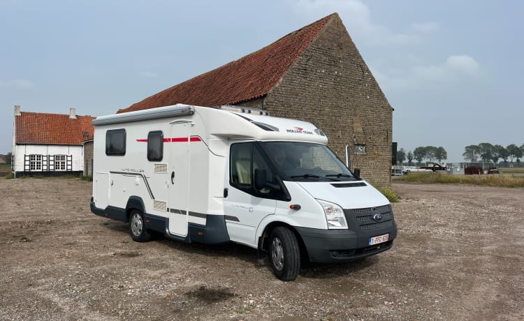 Mobieltje – Luxe familie camper met complete uitzet!