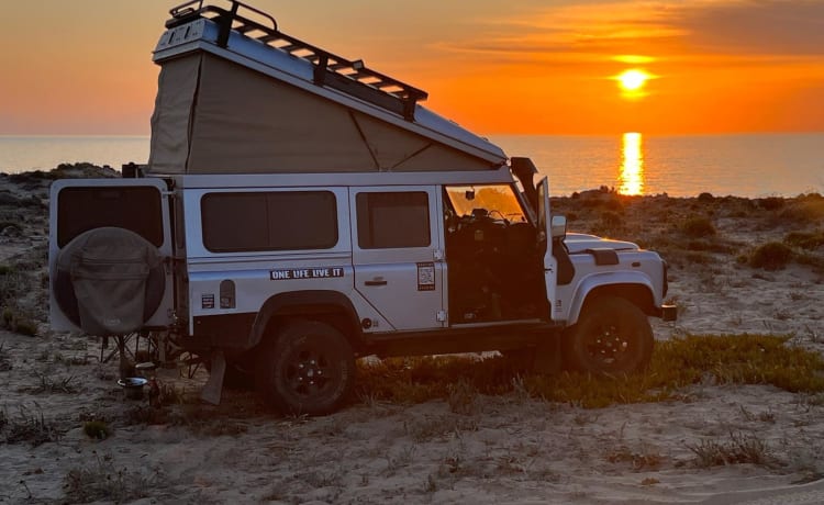 Silver Bullit – Land Rover Defender FR Ex-Tec RRCamper concept 4x4